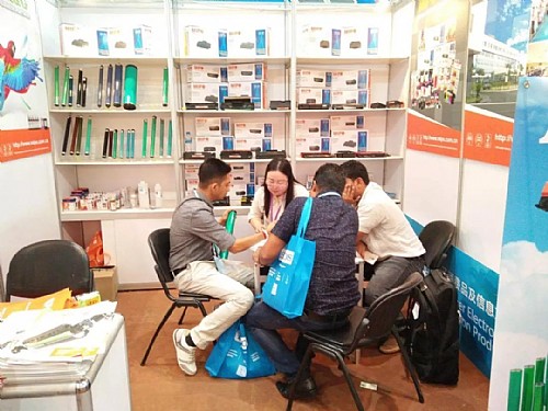 广州日报：现场聆听总书记讲话的广州企业家代表纷纷表示将牢记嘱托：坚持自主创新 专心做好主业